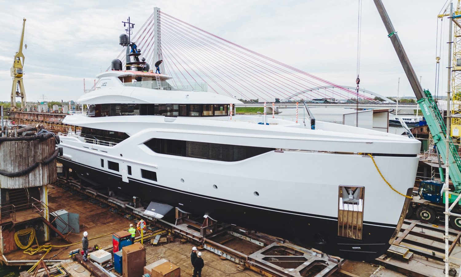 Stocznię w Gdańsku opuścił nowoczesny superjacht
