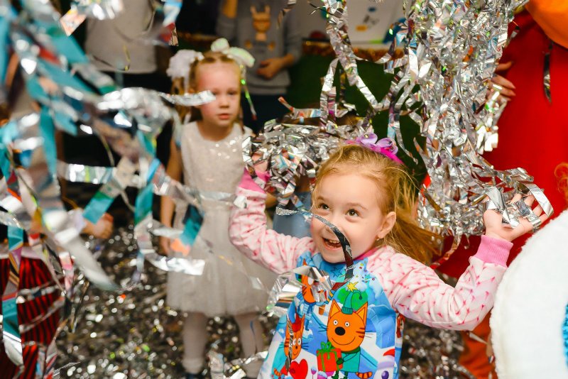 Zabawy na sylwester z dziećmi. Co robić z dziećmi w kwarantannie?