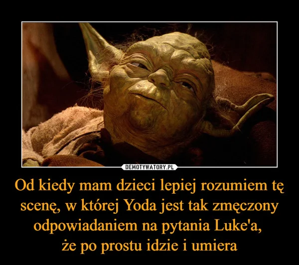 Dzieci bawią się i gadają przed snem.