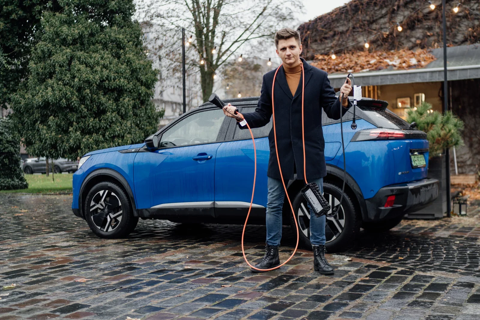 Auto elektryczne jako rodzinne? Kuszące, ale... nie rób tego.