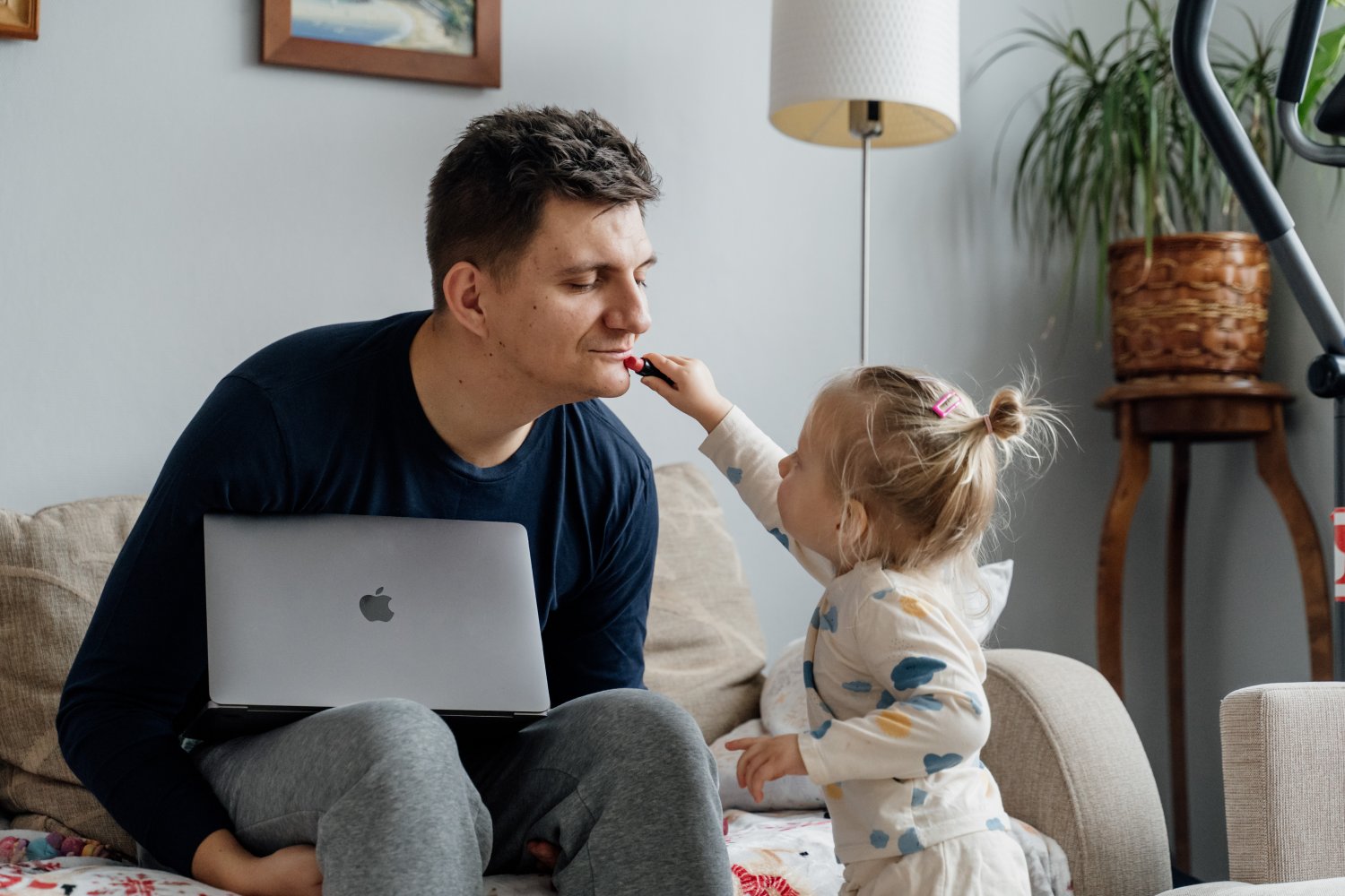 Czy córka mnie maluje? Regularnie.