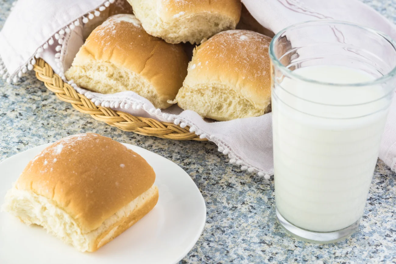 Emulgatory zawarte w bułeczkach mogą powodować bóle brzucha i biegunki