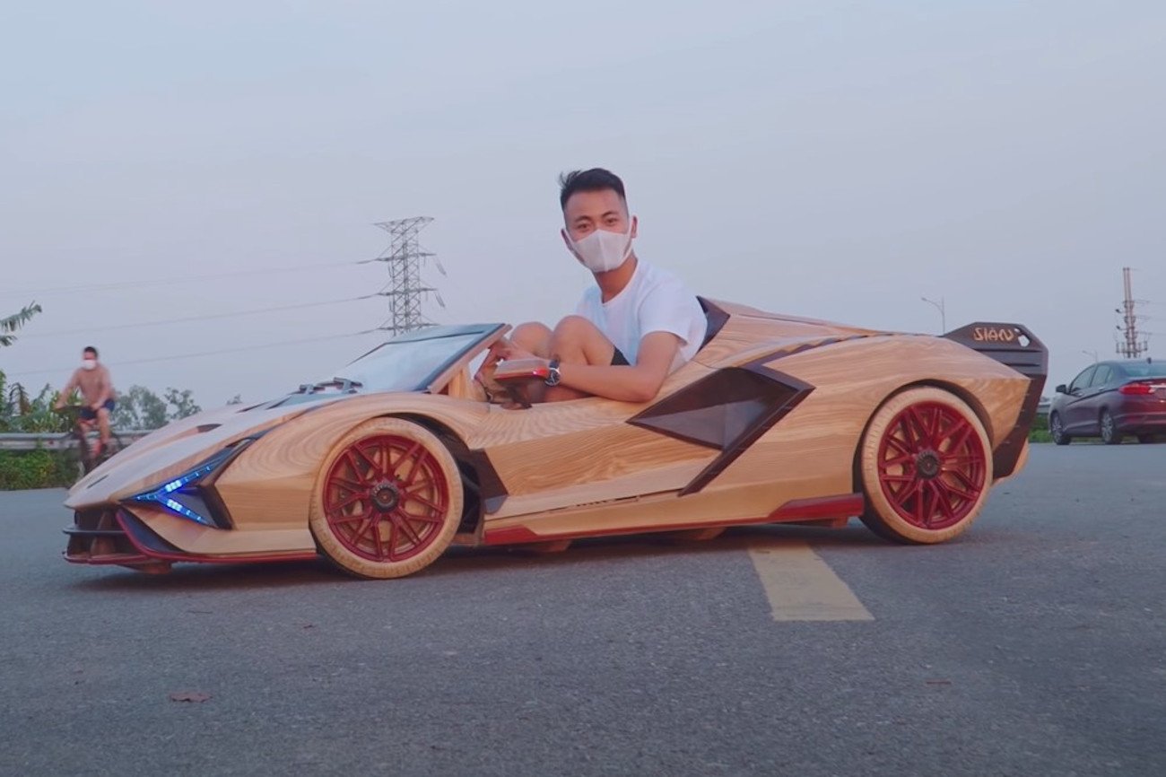 Ojciec zbudował dla swojego syna drewniane Lamborghini