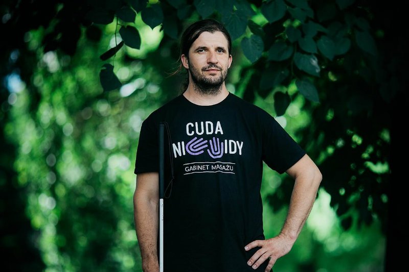 Robert Zarzycki: "Wszystko, co mam, zawdzięczam mojej wadzie wzroku".