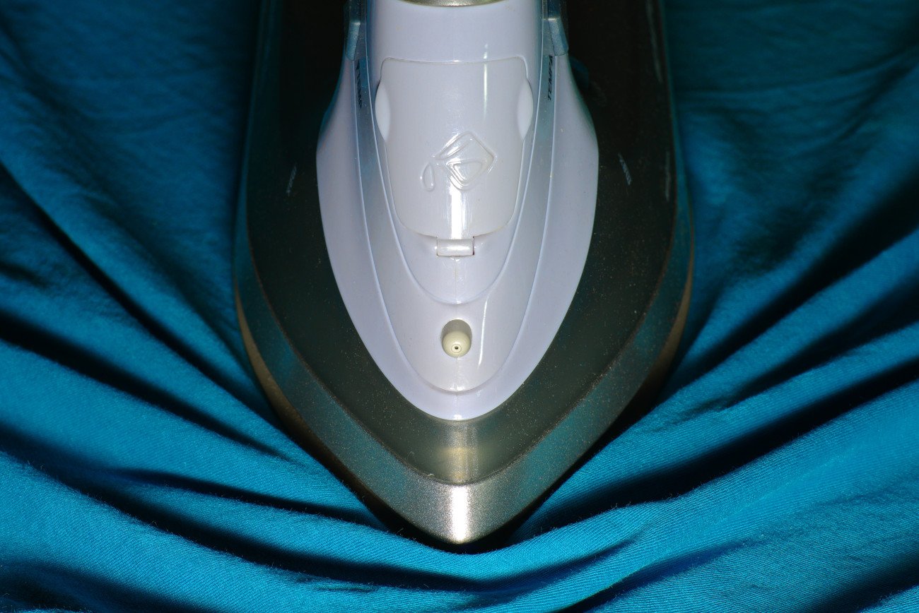 Odkamienianie żelazka parowego, odkamienianie żelazka, żelazko, kamień, domowe sposoby