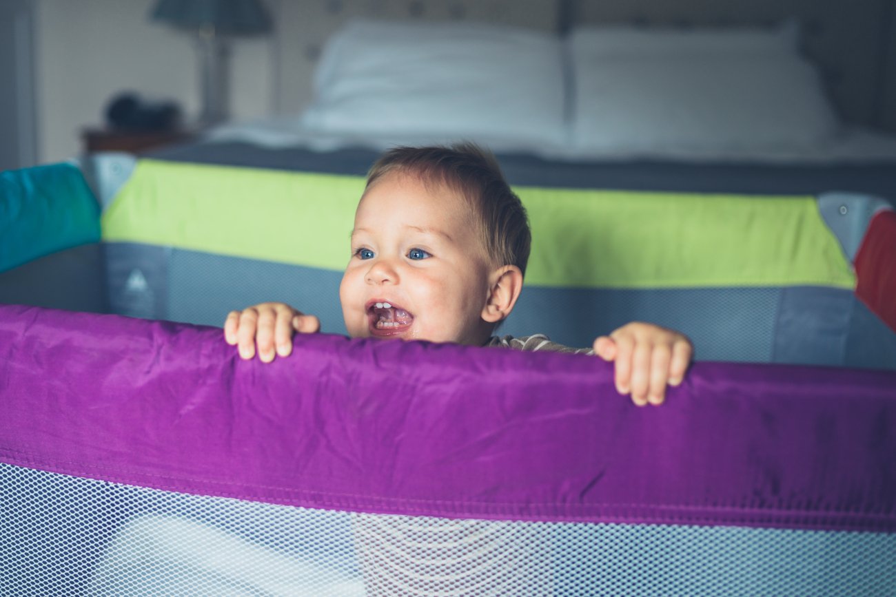 kojec dla dziecka, kojec dla niemowlęcia, łóżeczko turystyczne