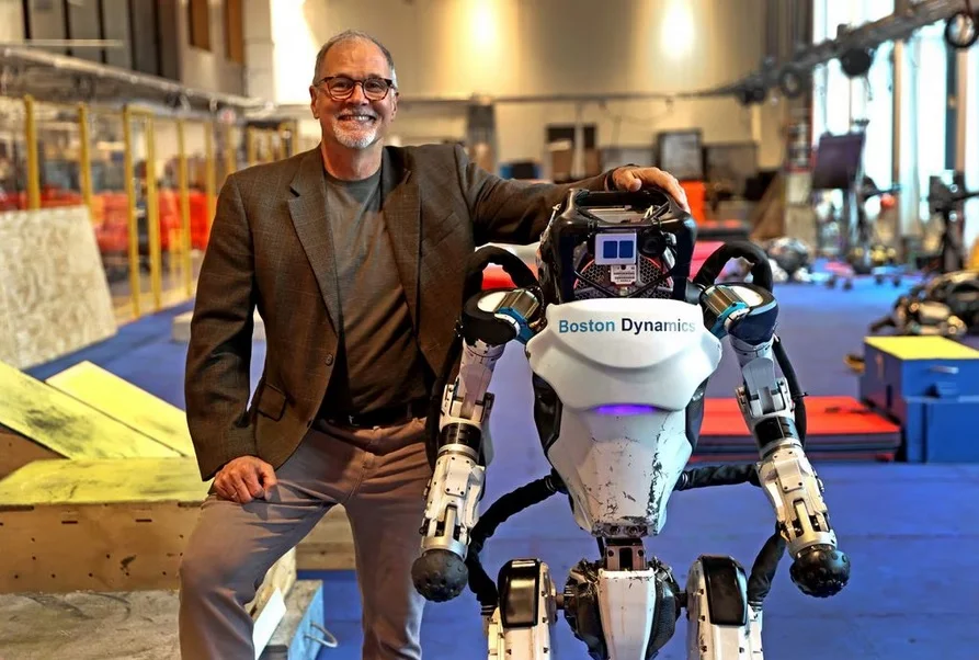 Atlas to niezwykle funkcjonalny robot