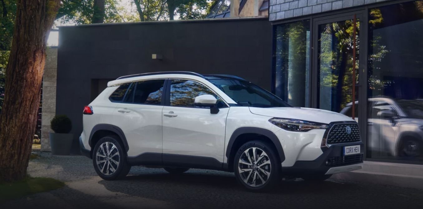 Rodzinny i hybrydowy SUV – sprawdź popularne modele od Toyoty