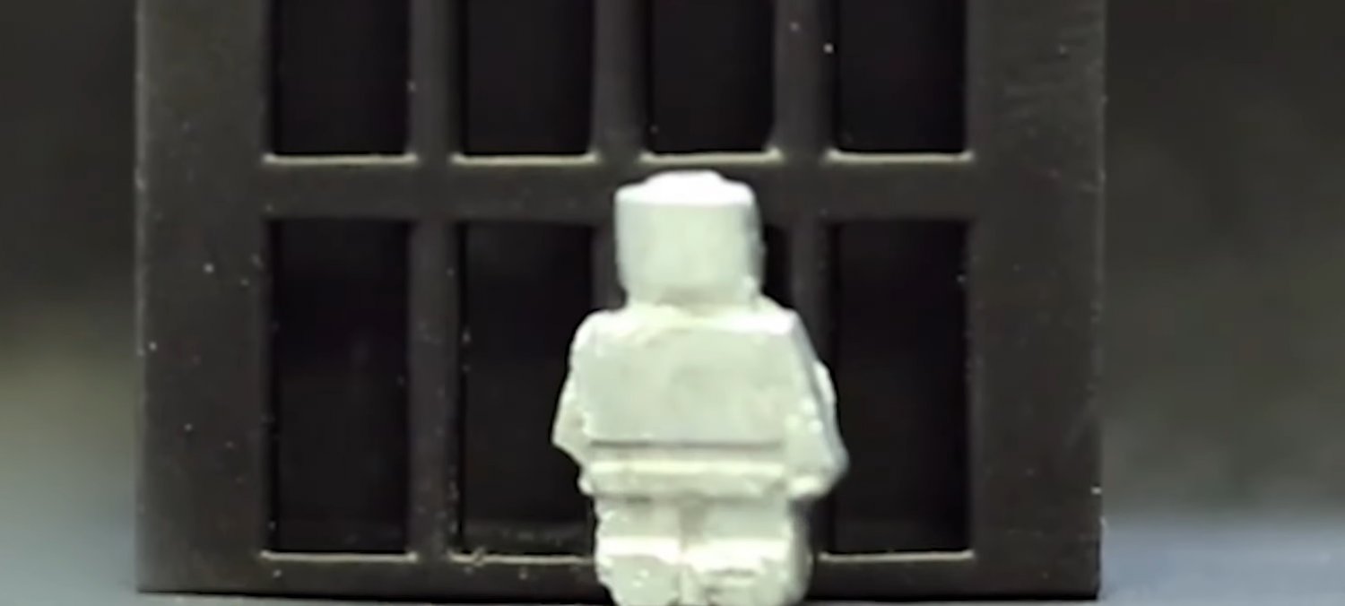 Ten robot potrafi wydostać się z więzienia zmieniając kształt