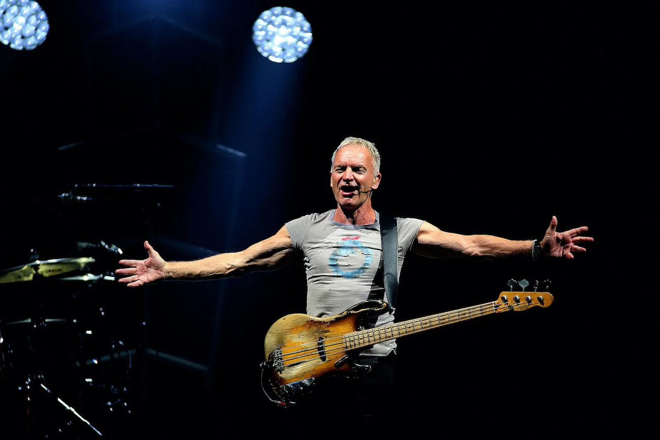Sting w koncertowej formie na tegorocznym koncercie w Reims (2022)
