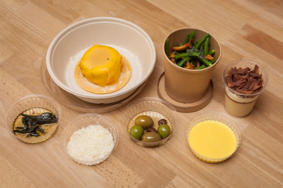 Zestaw z Raviolo con uovo z palonym masłem, parmezanem i szałwią
