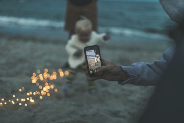 Jak nakręcić film smartfonem? Zrób film o rodzinie i bawcie się dobrze