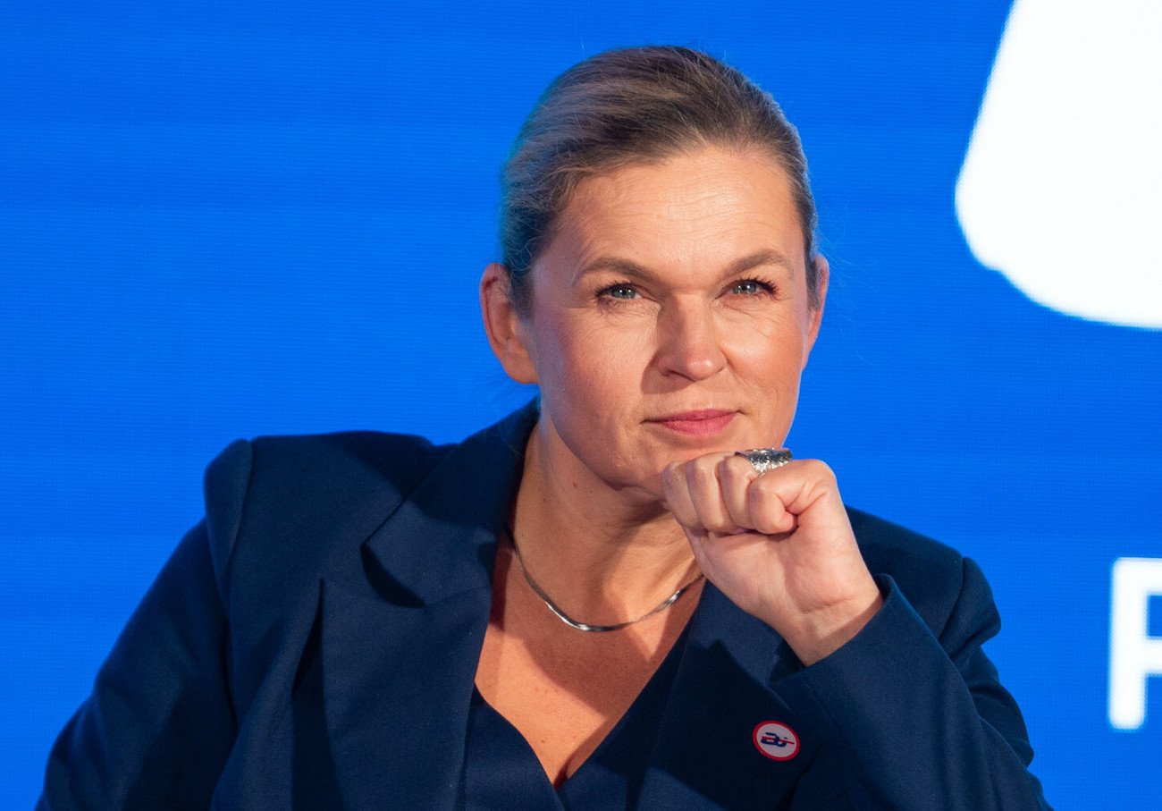 Barbara Nowacka MEN