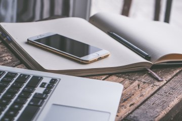 Choć producenci prześcigają się w szybkości działania swoich smartfonów, to te czasami potrafią "zamulić"