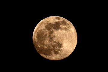 Śnieżny Księżyc to gratka dla amatorów astronomii