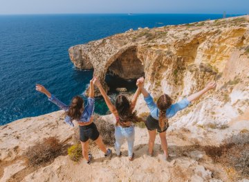 Malta to jedno z najlepszych miejsc do nauki języka angielskiego na świecie. Organizowane tu kursy językowe oferują połączenie wysokiej jakości nauczania ze wspaniałym wypoczynkiem dzięki licznym atrakcjom