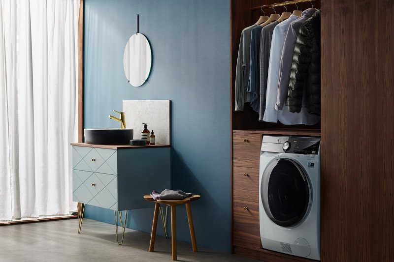 Najnowsza linia pralek PerfectCare od firmy Electrolux składa się z trzech serii: 600, 700 i 800. W najprostszym ujęciu – im wyższy numer, tym wyższa troska o ubrania