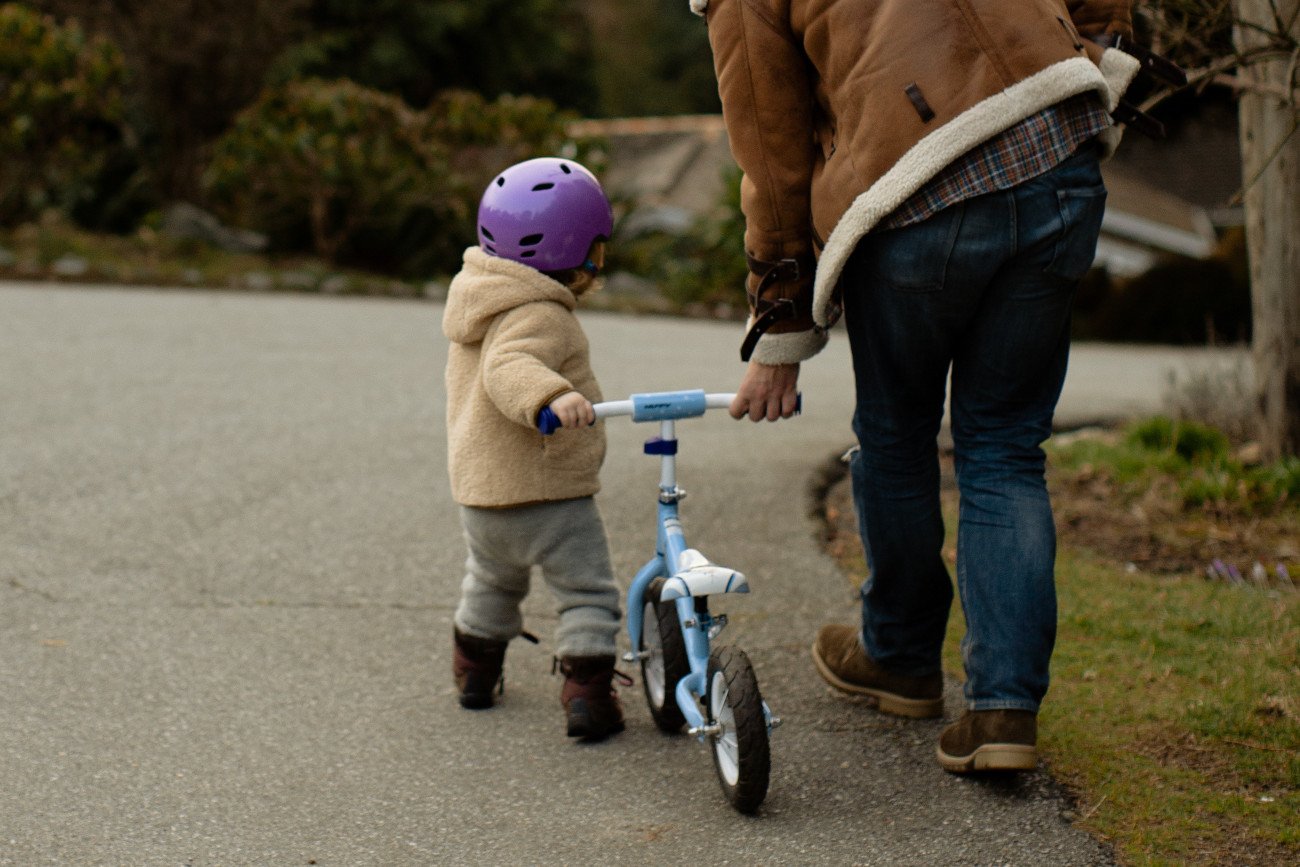 dziecko, rowerek biegowy