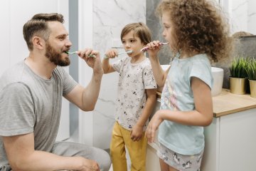 "Dziel się Uśmiechem" to skierowany do dzieci ogólnopolski program edukacyjny marki Orbit na temat zdrowia jamy umysłowej i prawidłowej higieny zębów. W tym roku do jego 11. edycji dołączają zerówkowicze z oddziałów szkolnych oraz przedszkolnych.