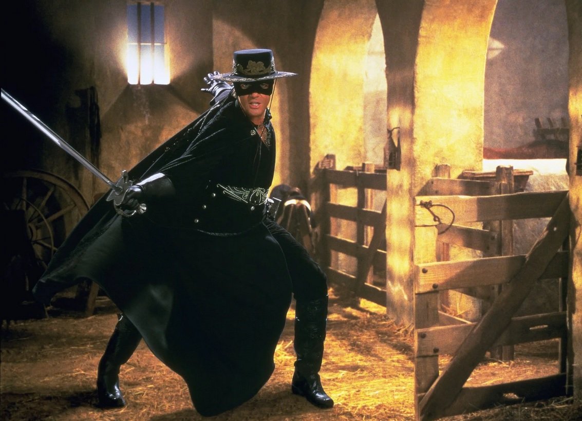 Po raz pierwszy Antonio Banderas wcielił się w rolę bohatera w filmie "Maska Zorro" z 1998 roku.